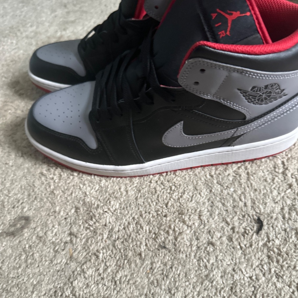 Jordan 1 - Picture 2 of 5
